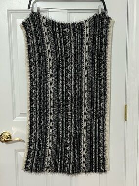 H&M infinity scarf in black and white
